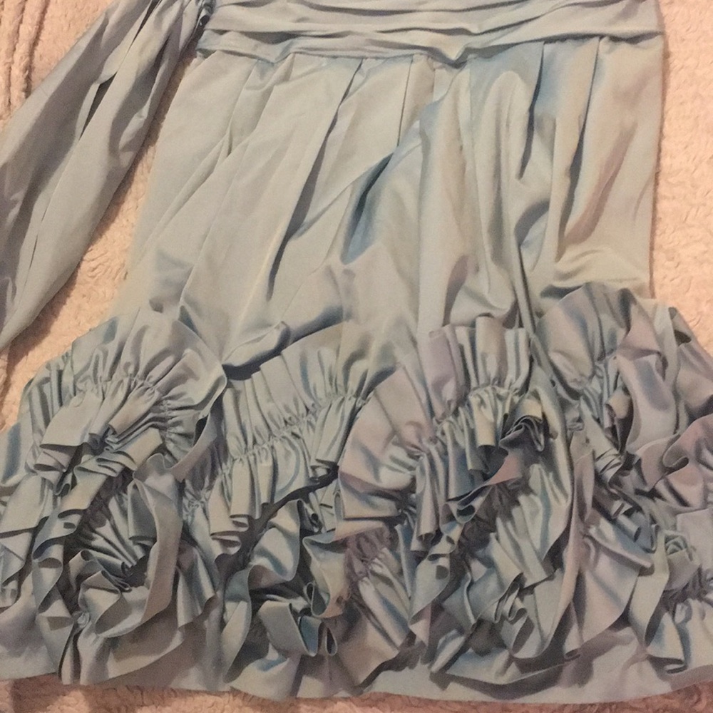Dress - Picture 2 of 4